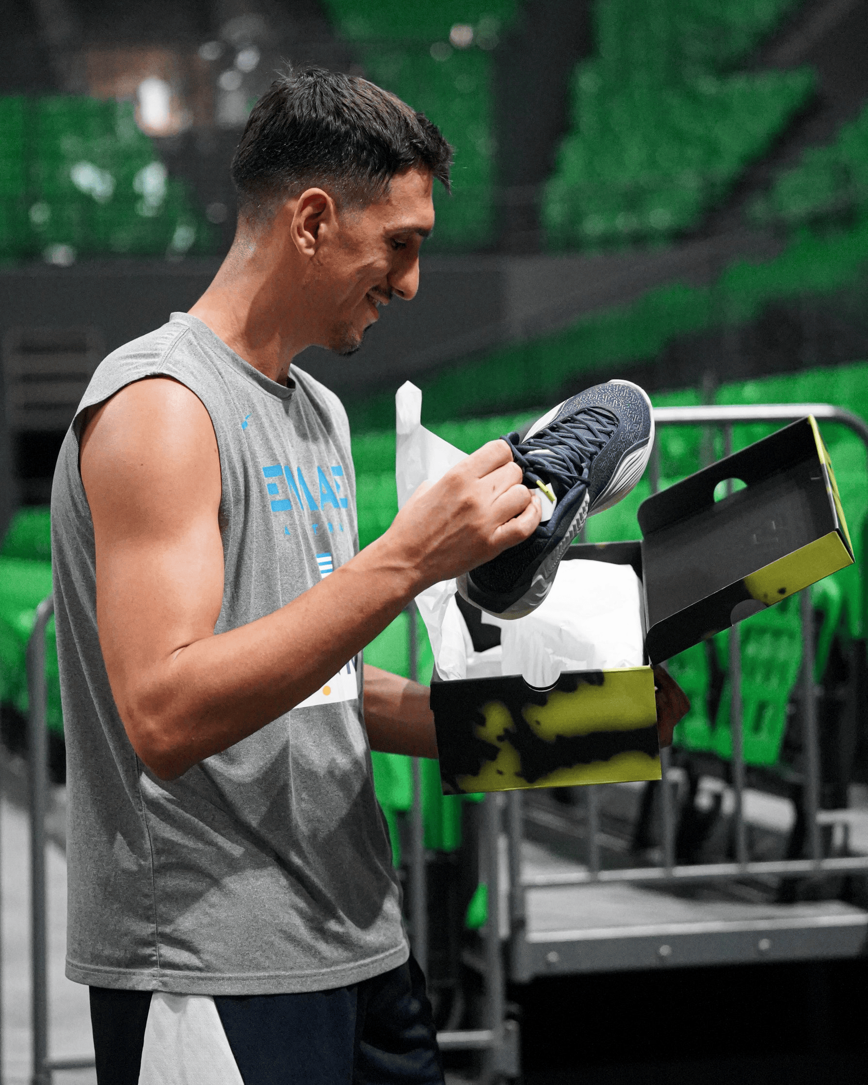 div, 腊男篮每个, src