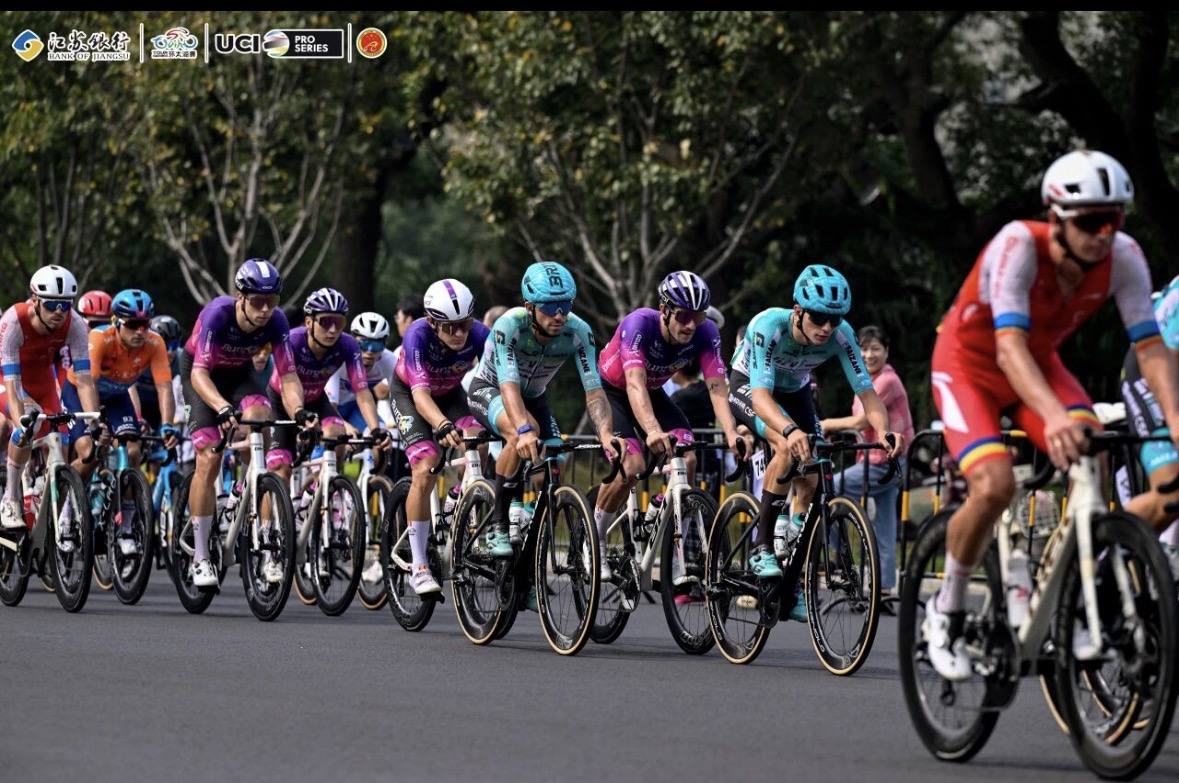 运动服务民, AA, 战略合作 运动服务民, AA, 战略合作